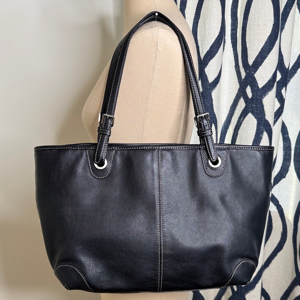 MICHAEL KORS Black Pebble Leather Tote B-0808
